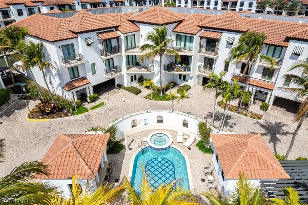 1530 5th Avenue S Naples FL 34102