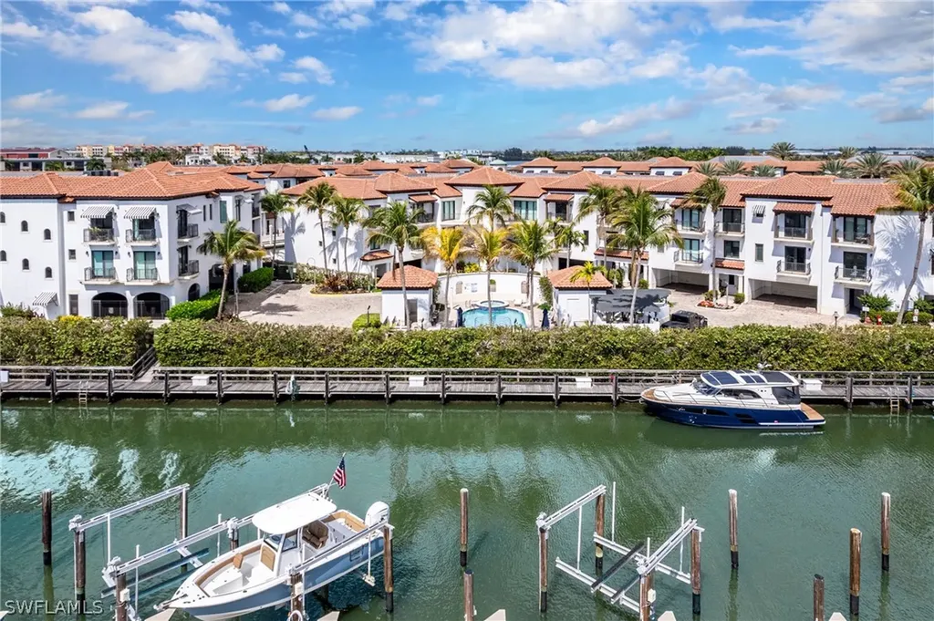 1530 5th Avenue S Naples FL 34102