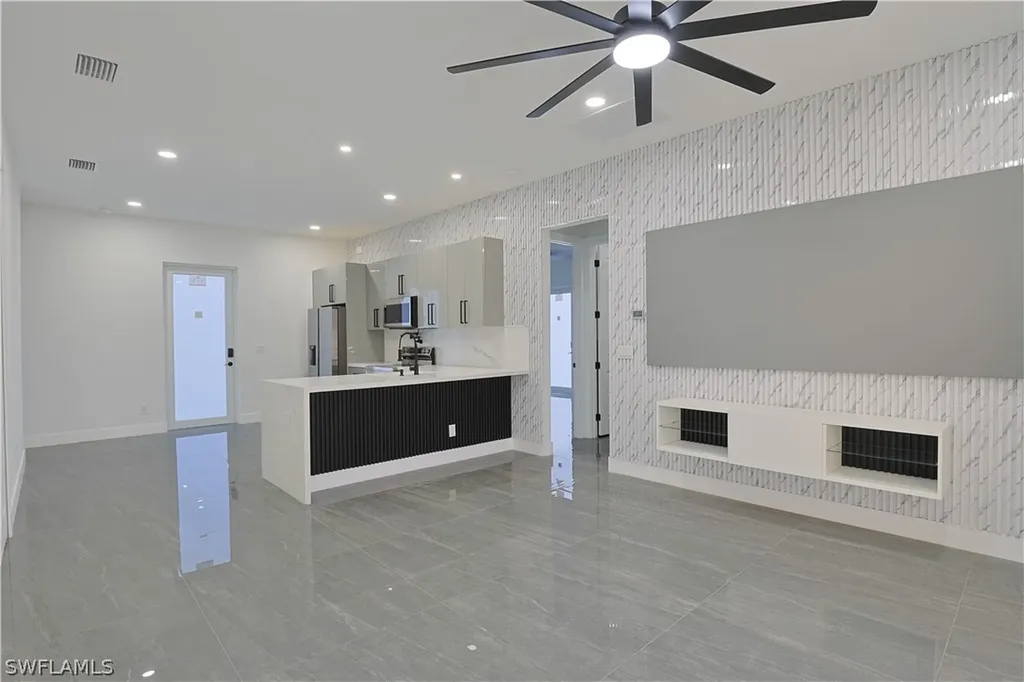 2500 72nd Street W Lehigh Acres FL 33971