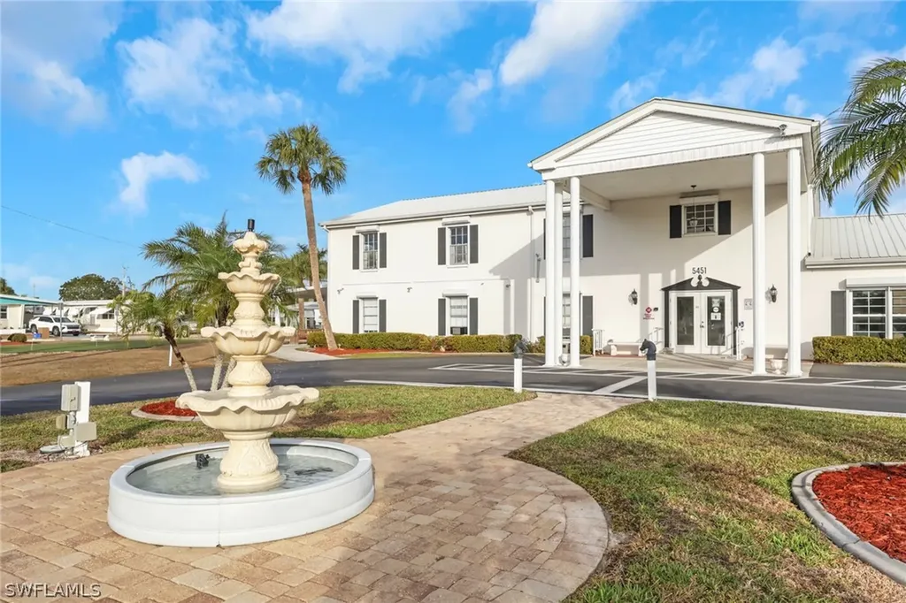 18 Carriage Lane North Fort Myers FL 33917