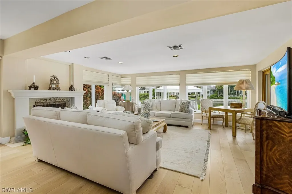 950 Galleon Drive Naples FL 34102