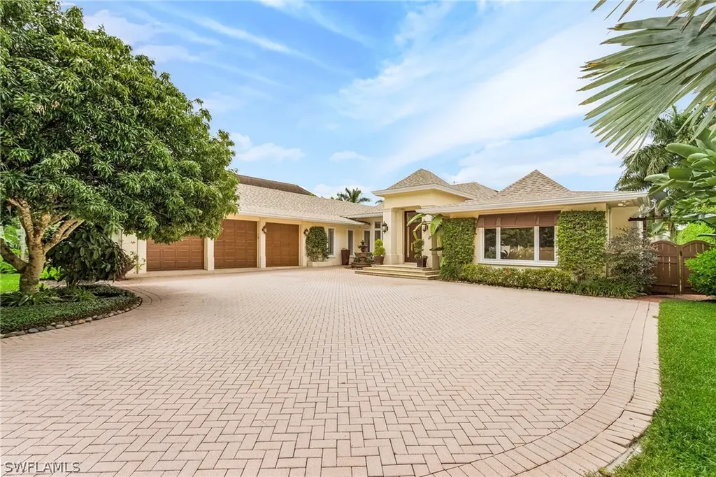 950 Galleon Drive Naples FL 34102