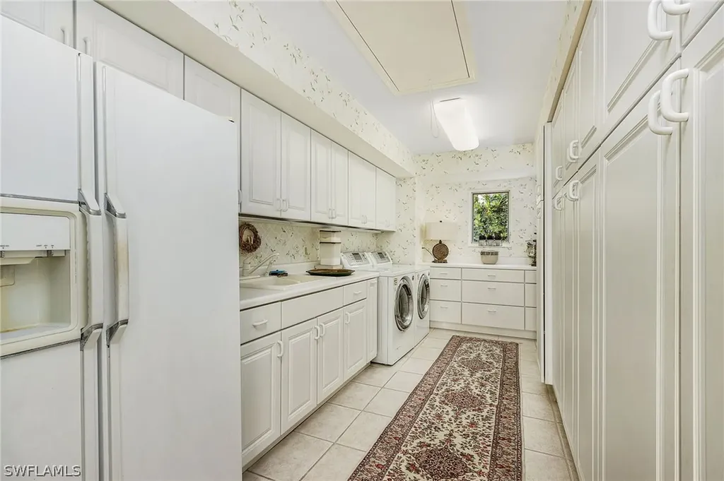 950 Galleon Drive Naples FL 34102