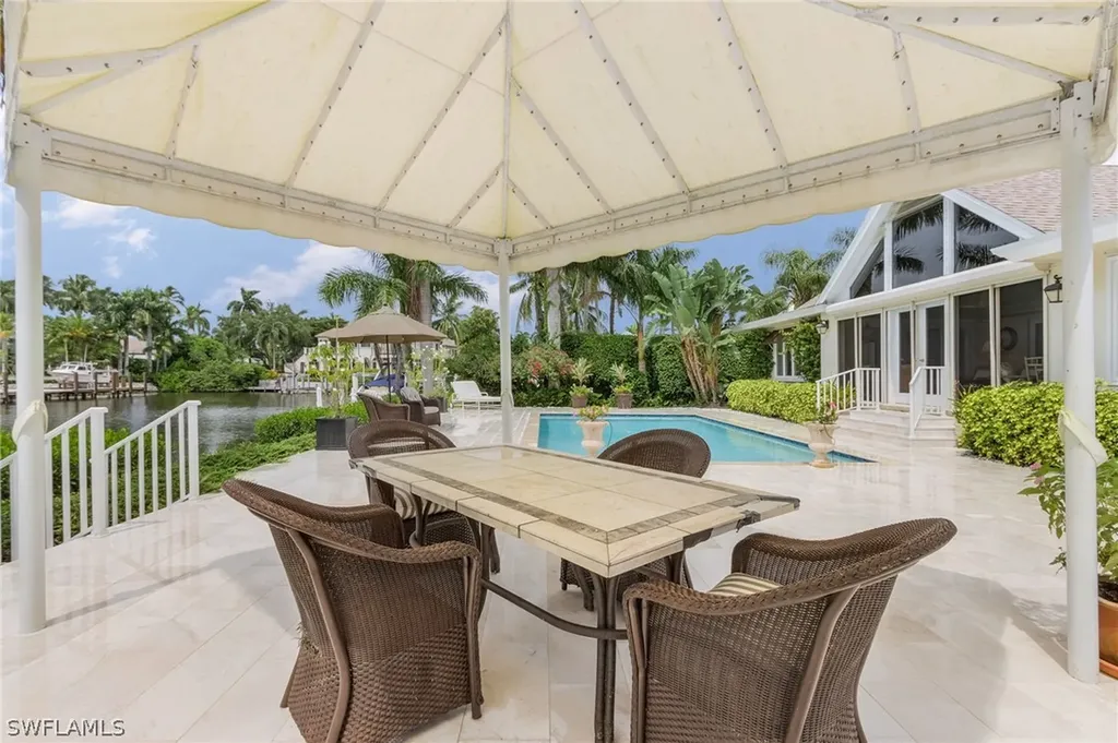 950 Galleon Drive Naples FL 34102