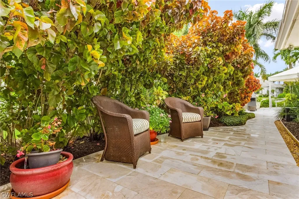 950 Galleon Drive Naples FL 34102