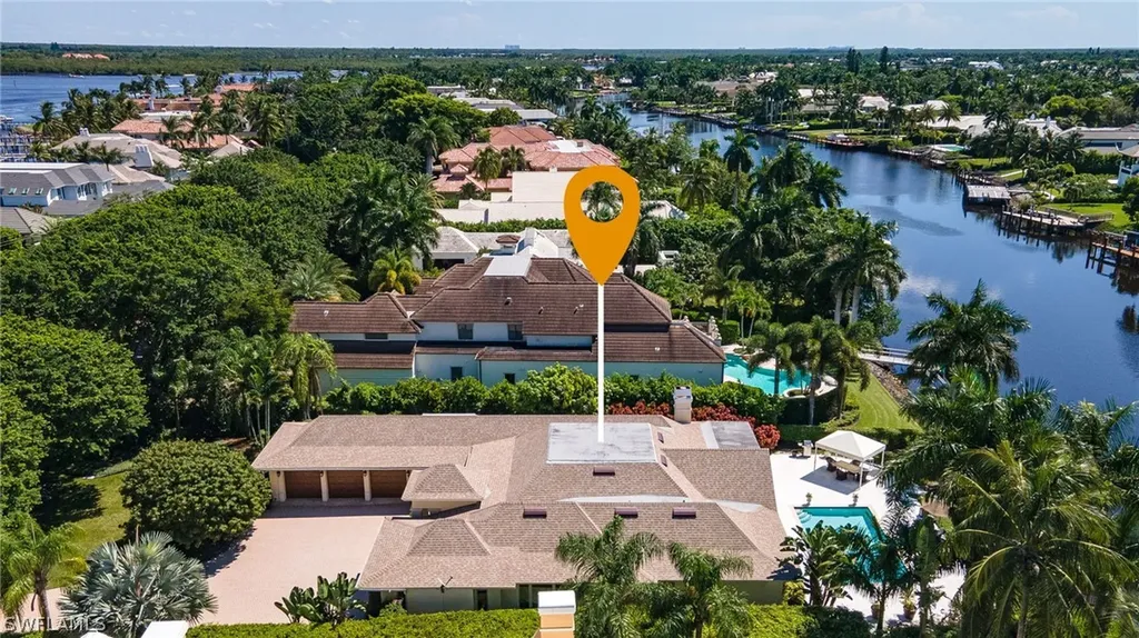 950 Galleon Drive Naples FL 34102