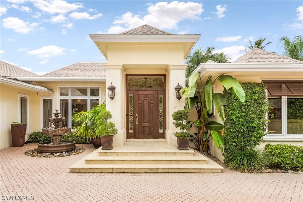 950 Galleon Drive Naples FL 34102