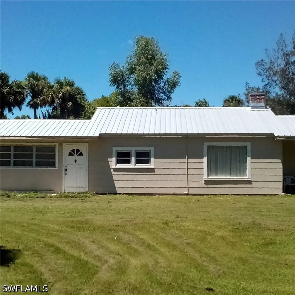 371 N Riverview Street Labelle FL 33935