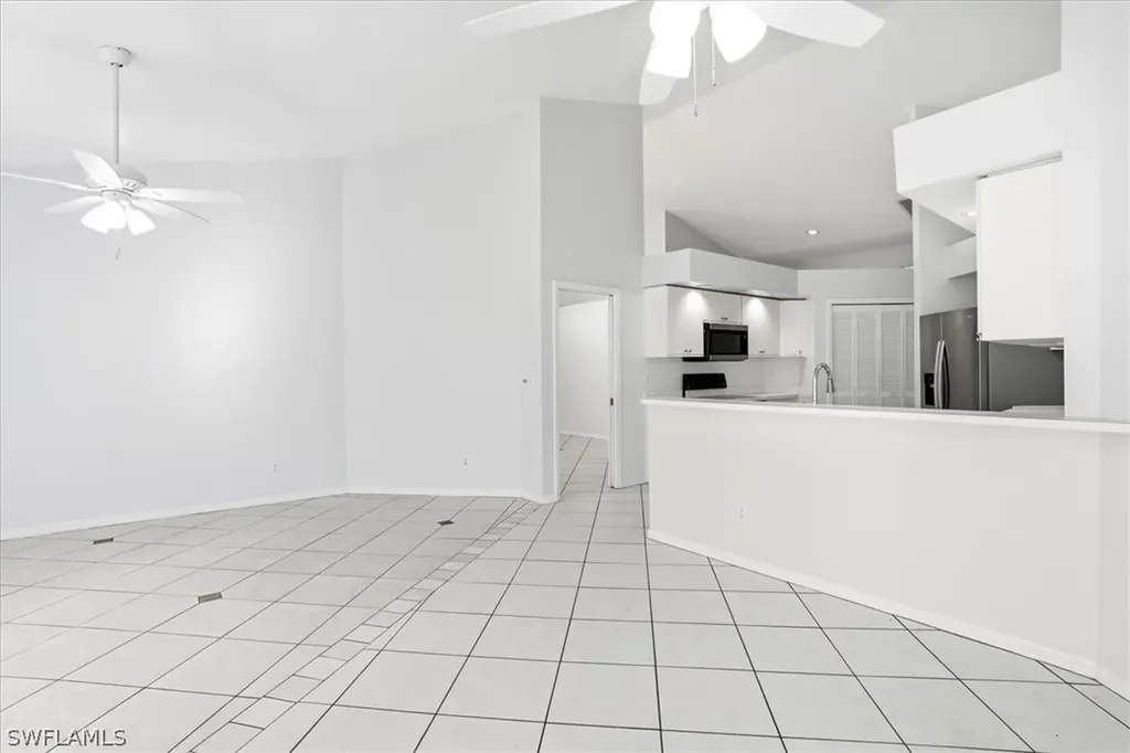 727 Warwick Place Naples FL 34104