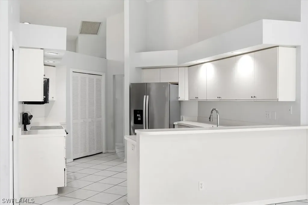 727 Warwick Place Naples FL 34104