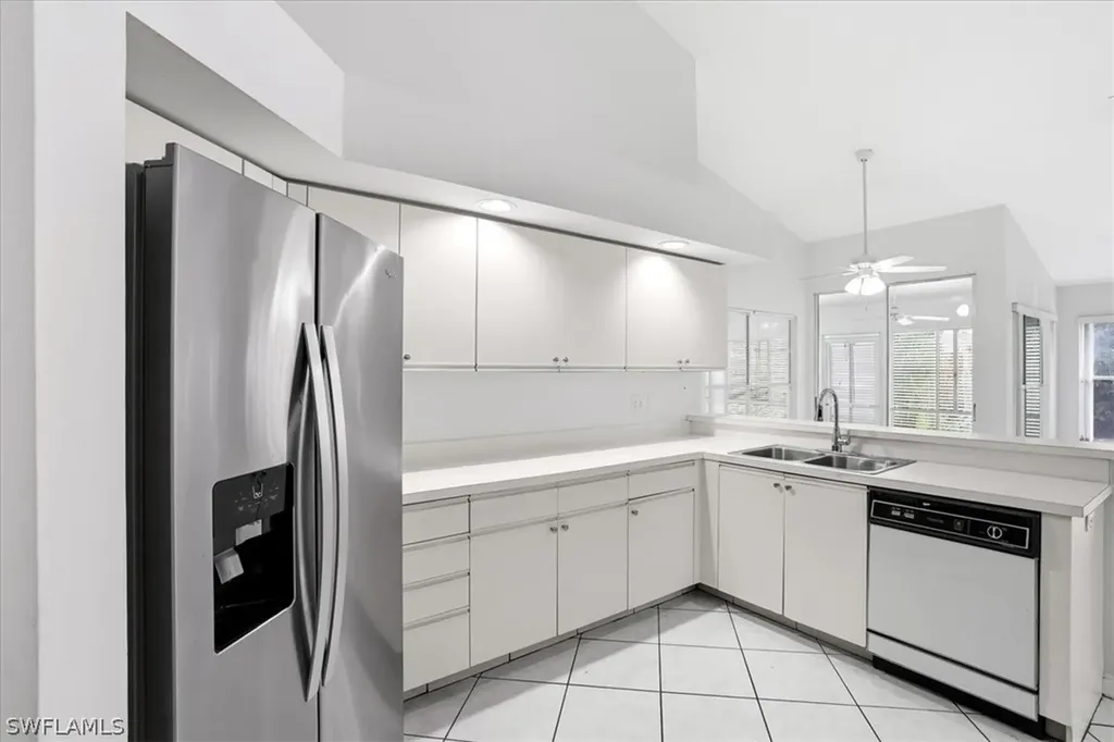 727 Warwick Place Naples FL 34104