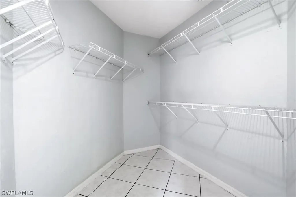 727 Warwick Place Naples FL 34104