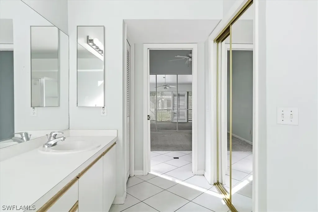 727 Warwick Place Naples FL 34104