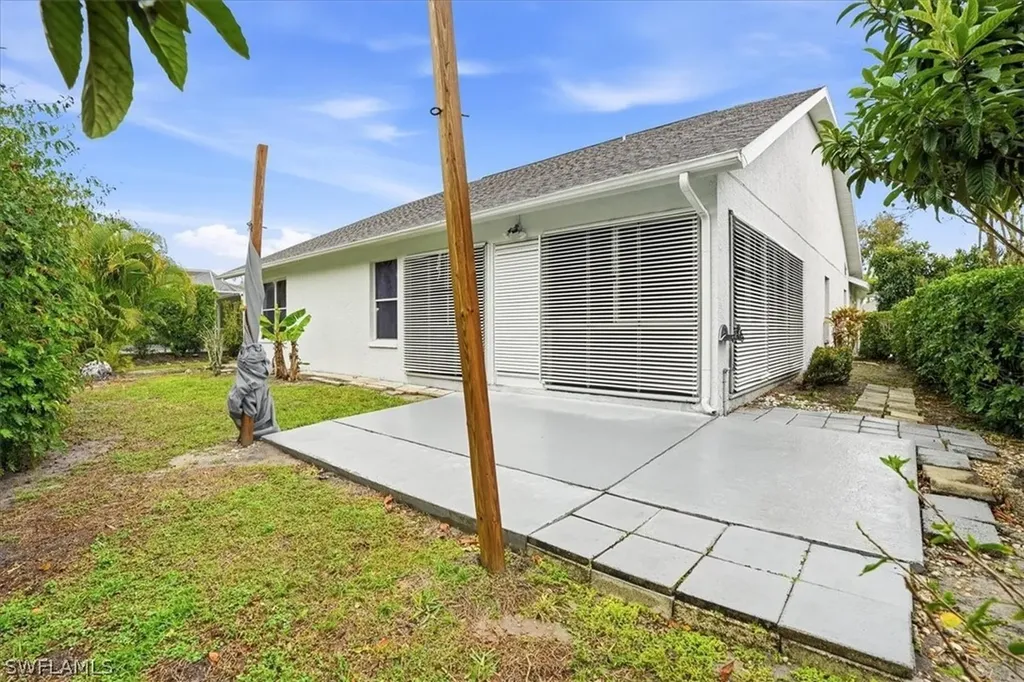 727 Warwick Place Naples FL 34104