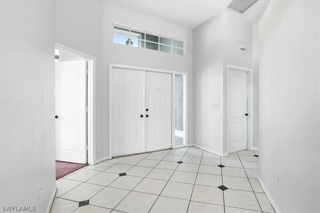 727 Warwick Place Naples FL 34104
