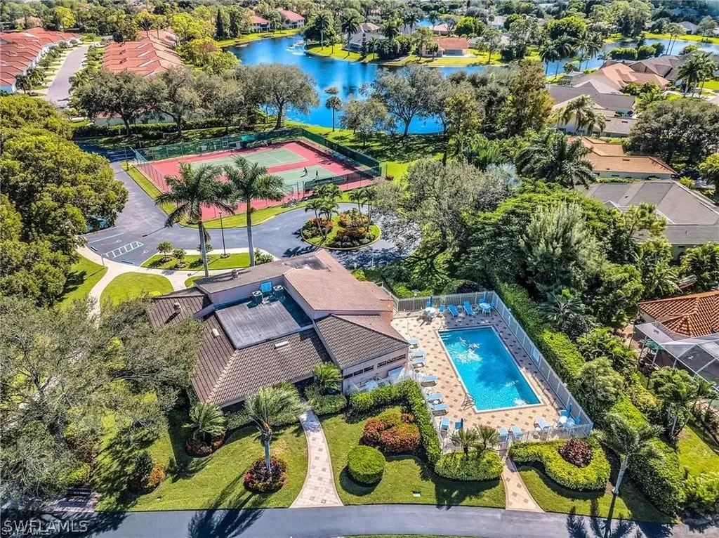 727 Warwick Place Naples FL 34104