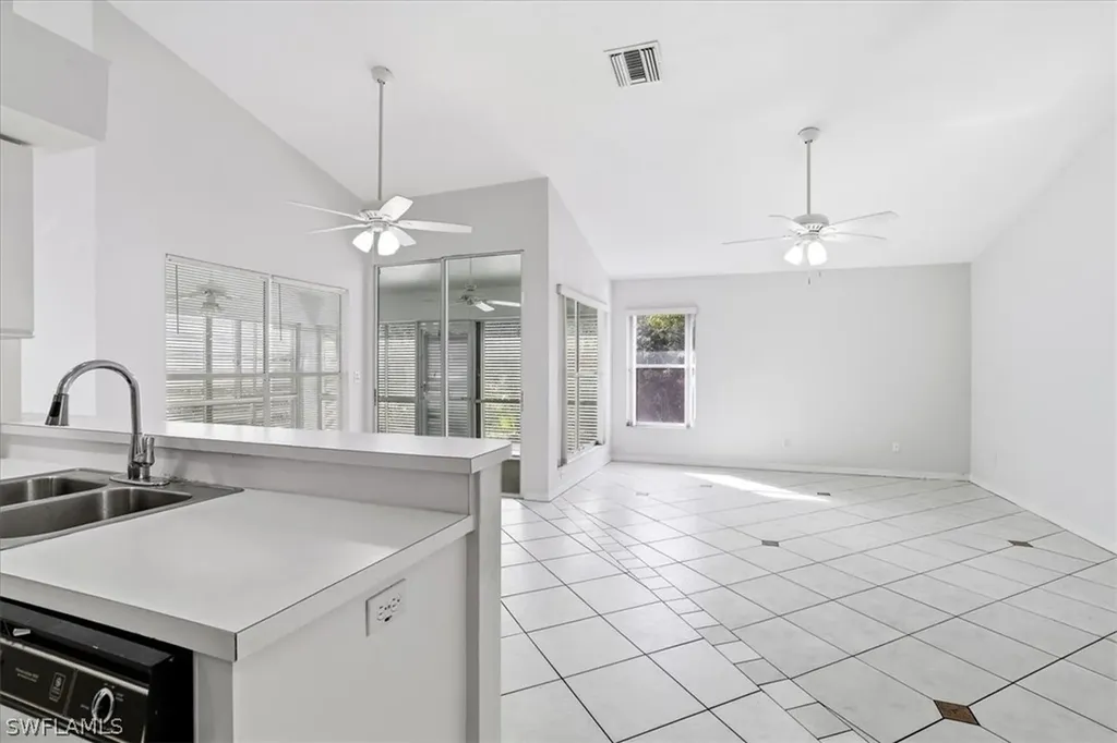 727 Warwick Place Naples FL 34104