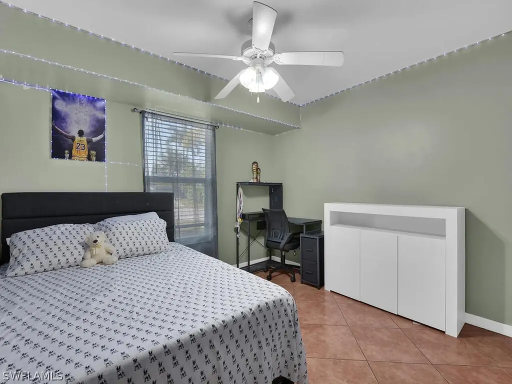 4913 22nd Place SW Naples FL 34116