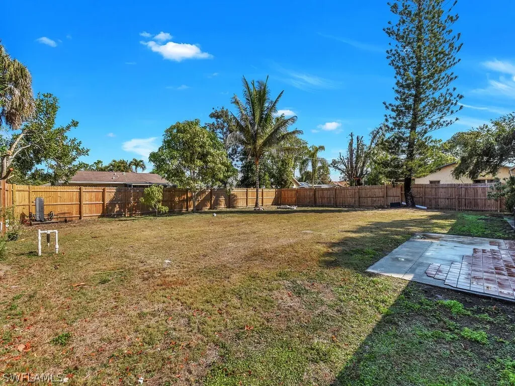 4913 22nd Place SW Naples FL 34116
