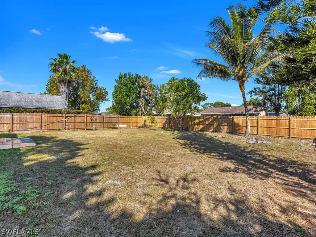 4913 22nd Place SW Naples FL 34116