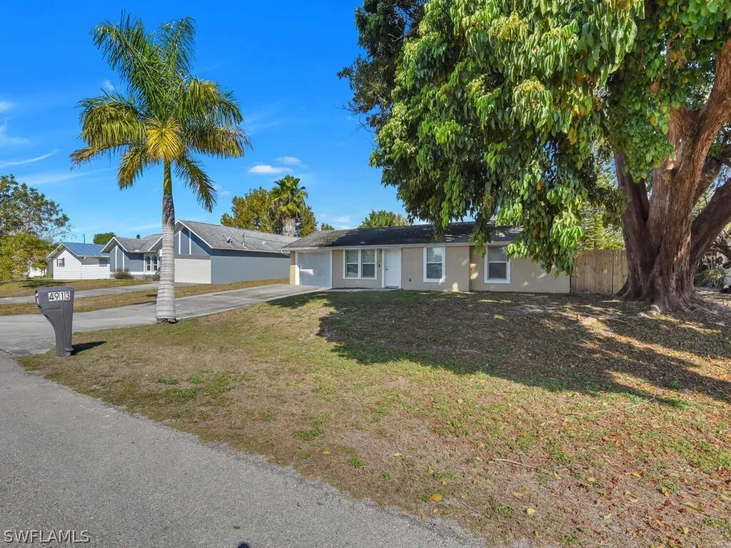 4913 22nd Place SW Naples FL 34116