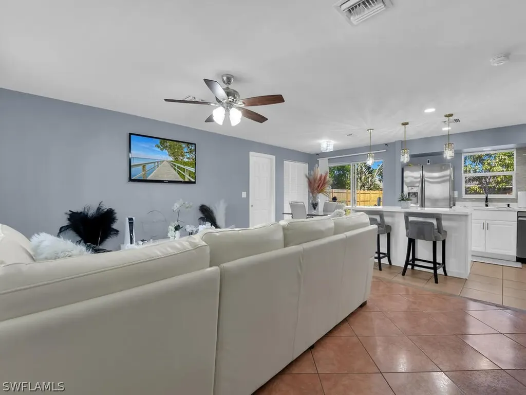 4913 22nd Place SW Naples FL 34116