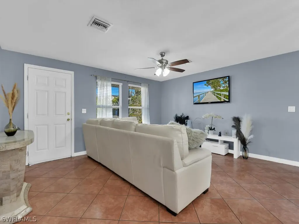 4913 22nd Place SW Naples FL 34116