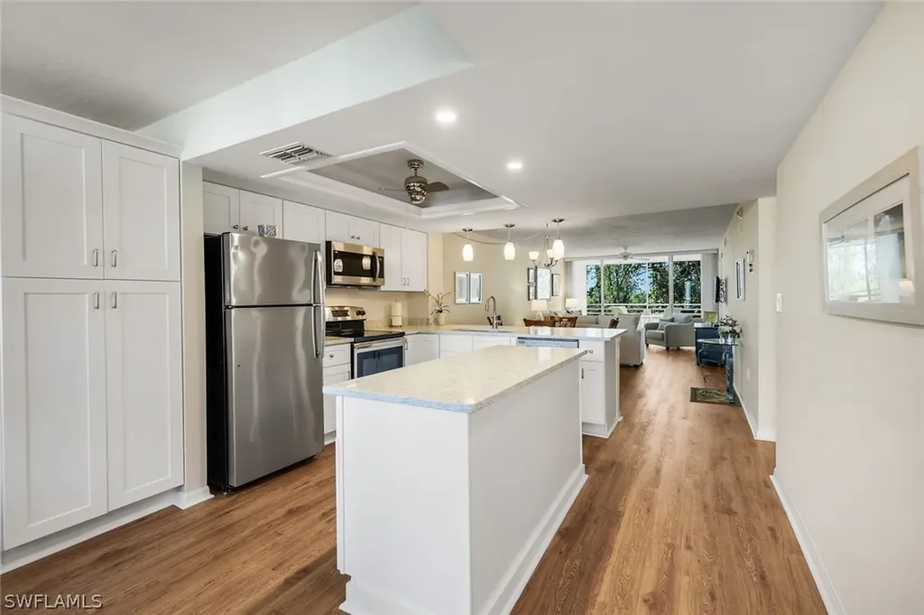 Naples FL, 270 Naples Cove Drive, Unit 3205