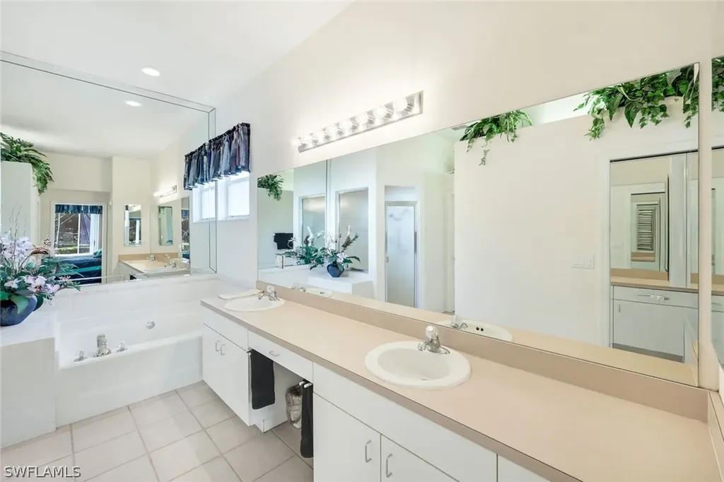 25240 Bay Cedar Drive Bonita Springs FL 34134