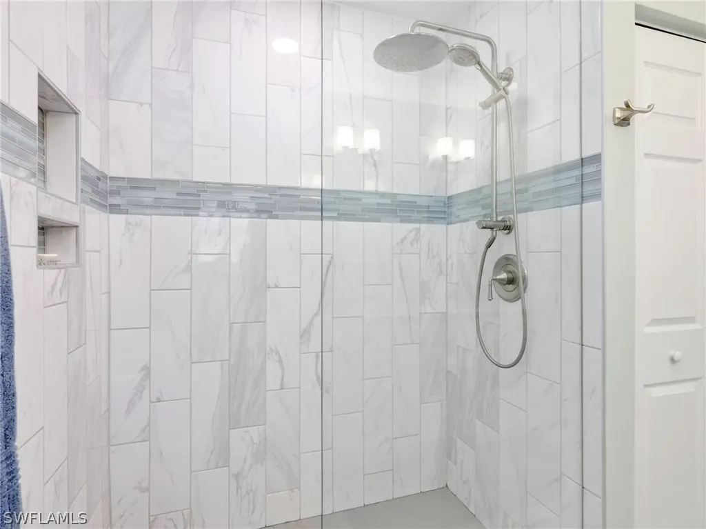 6890 Huntington Lakes Circle Naples FL 34119