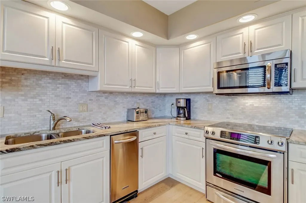 4041 Gulf Shore Boulevard N Naples FL 34103
