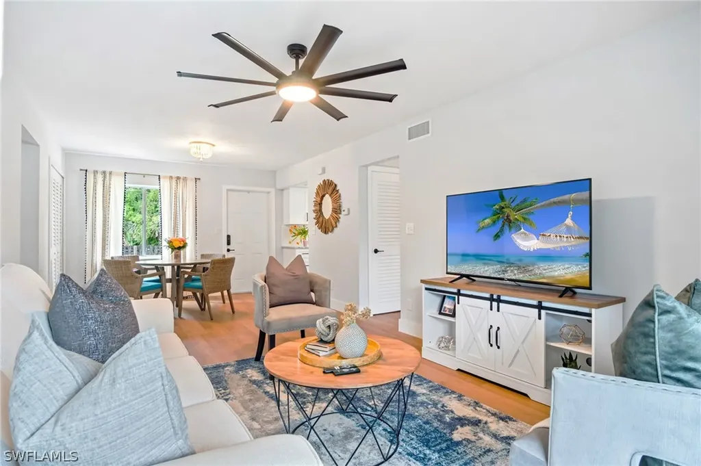 1275 7th Avenue N Naples FL 34102