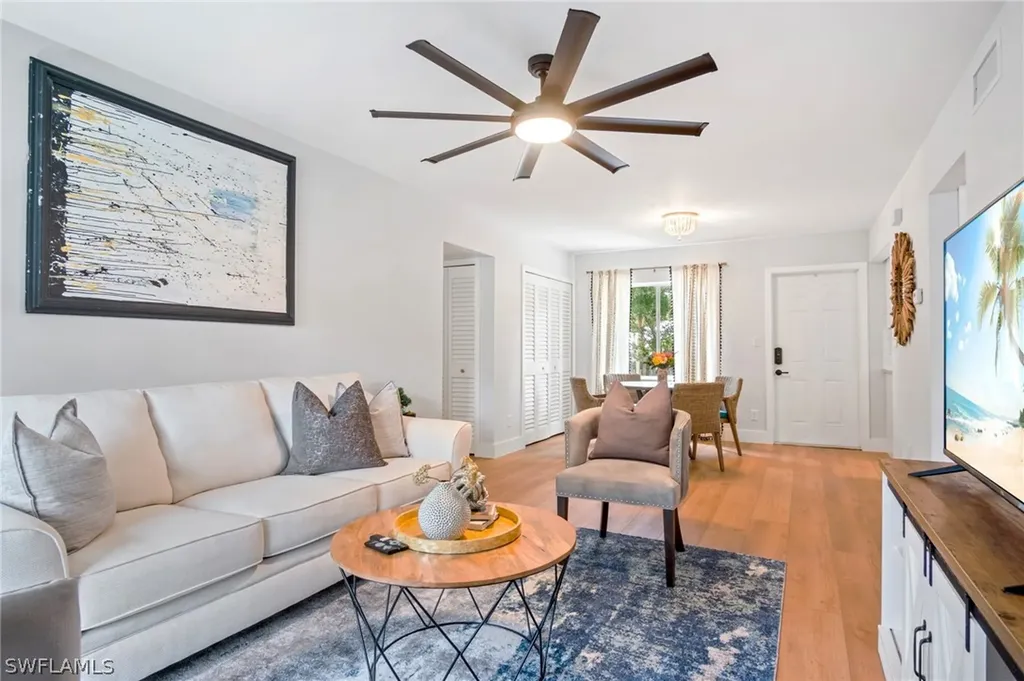 1275 7th Avenue N Naples FL 34102
