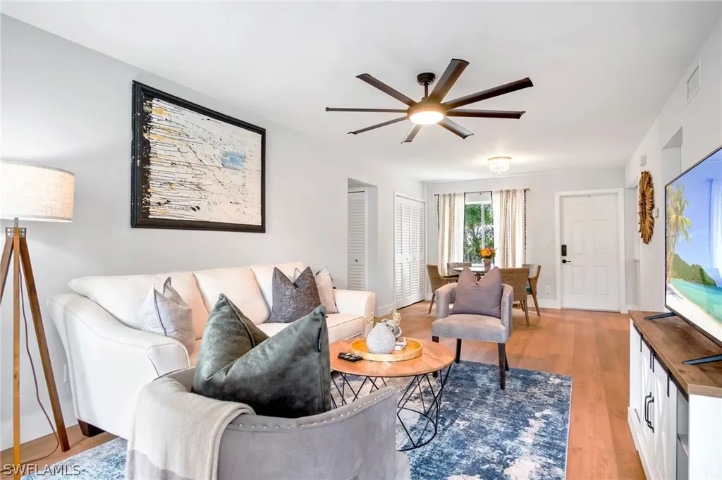 1275 7th Avenue N Naples FL 34102