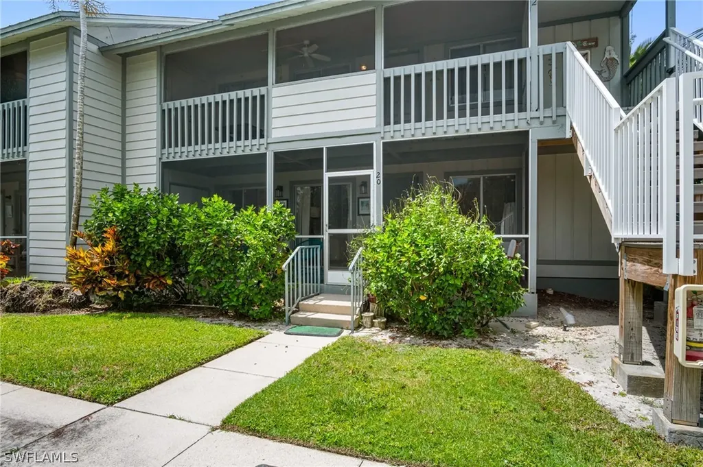 1275 7th Avenue N Naples FL 34102