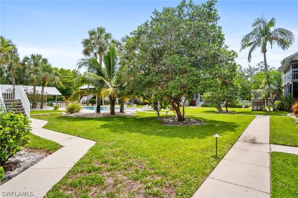 1275 7th Avenue N Naples FL 34102