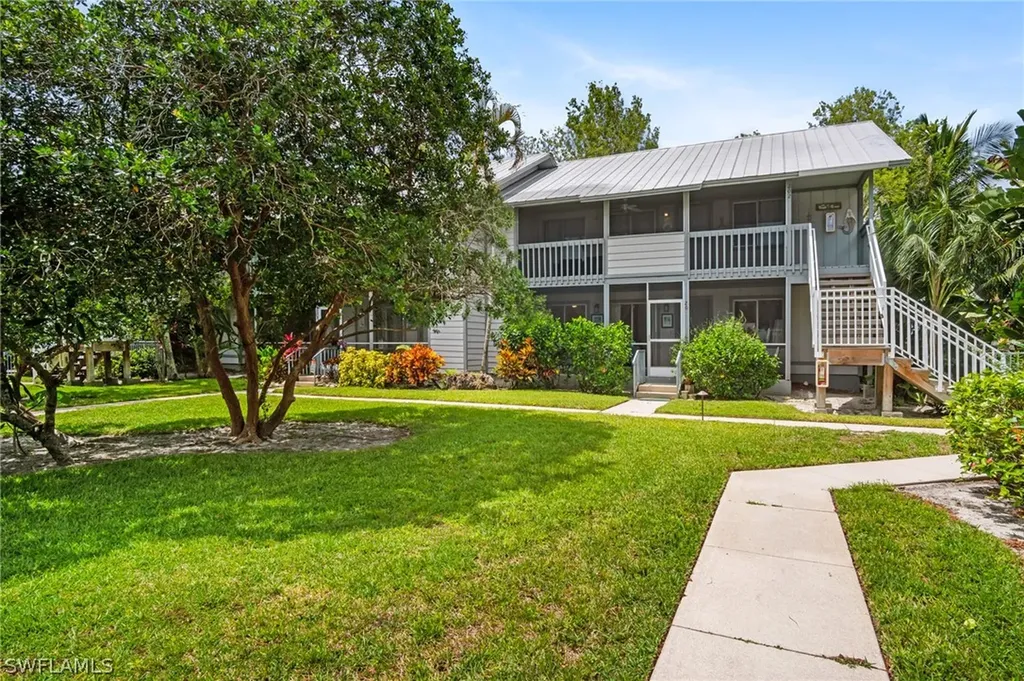 1275 7th Avenue N Naples FL 34102