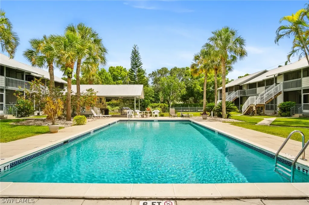 1275 7th Avenue N Naples FL 34102