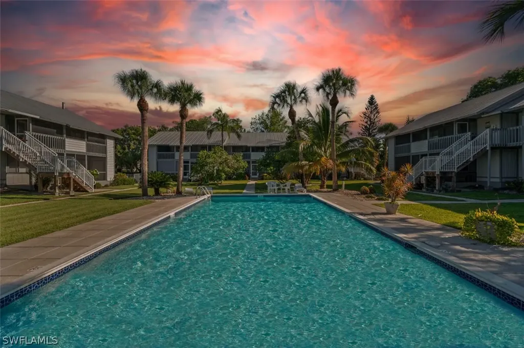 1275 7th Avenue N Naples FL 34102