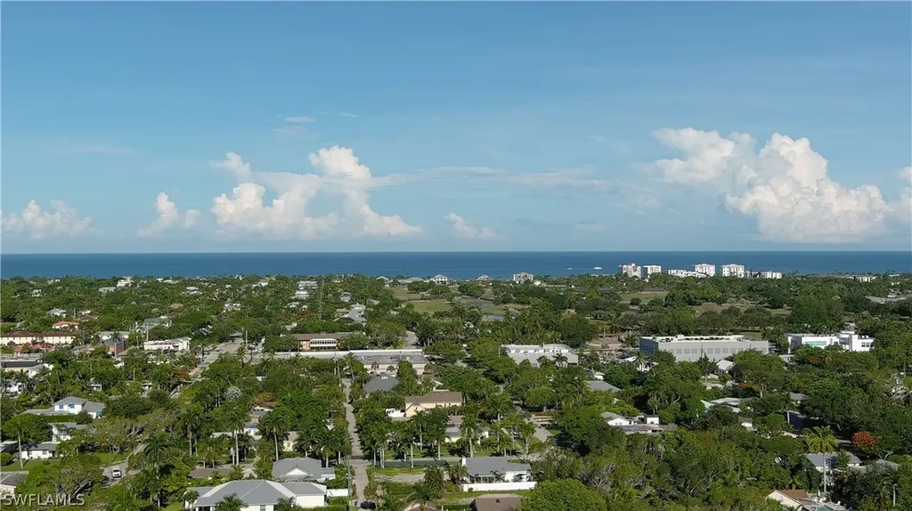 1275 7th Avenue N Naples FL 34102
