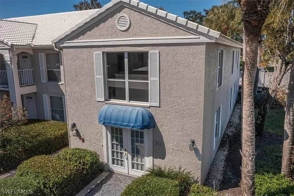 821 Gulf Pavilion Drive Naples FL 34108