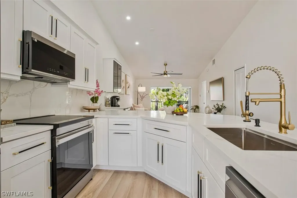 821 Gulf Pavilion Drive Naples FL 34108