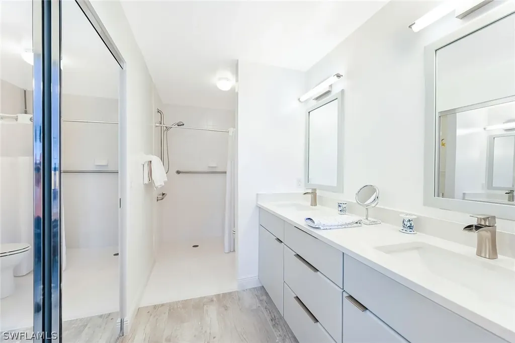 651 Wiggins Lake Drive Naples FL 34110