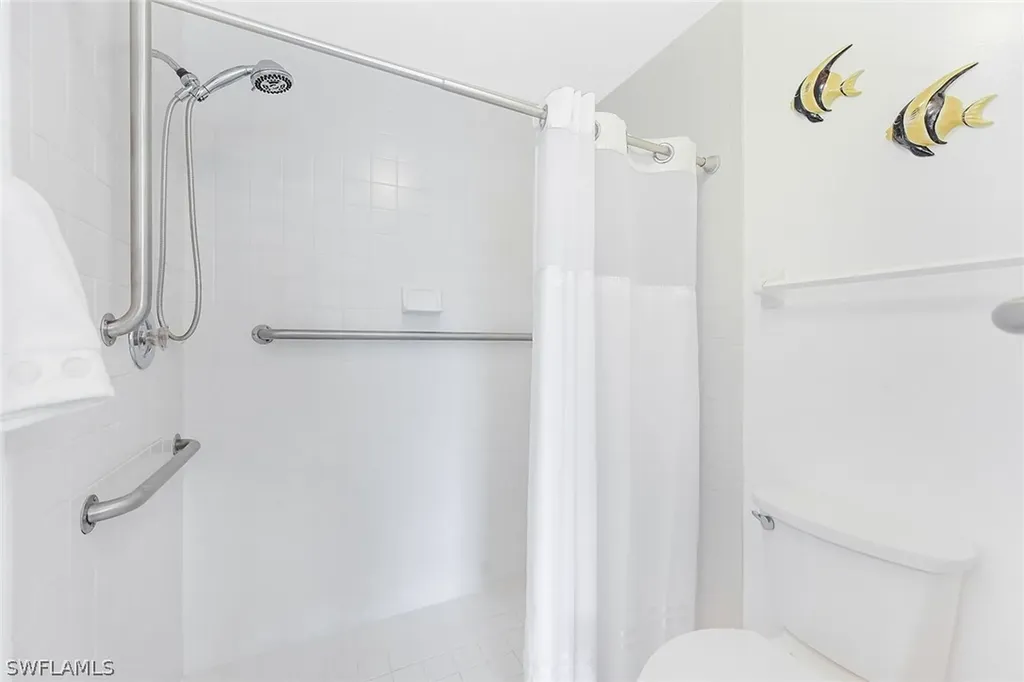 651 Wiggins Lake Drive Naples FL 34110