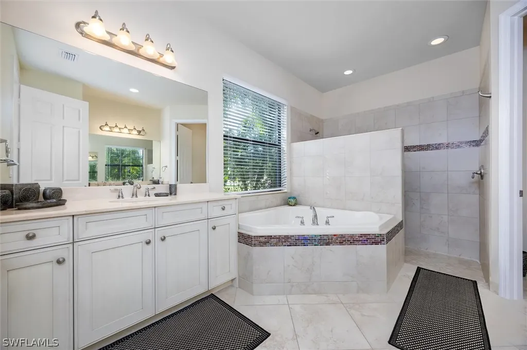 3296 Pacific Drive Naples FL 34119