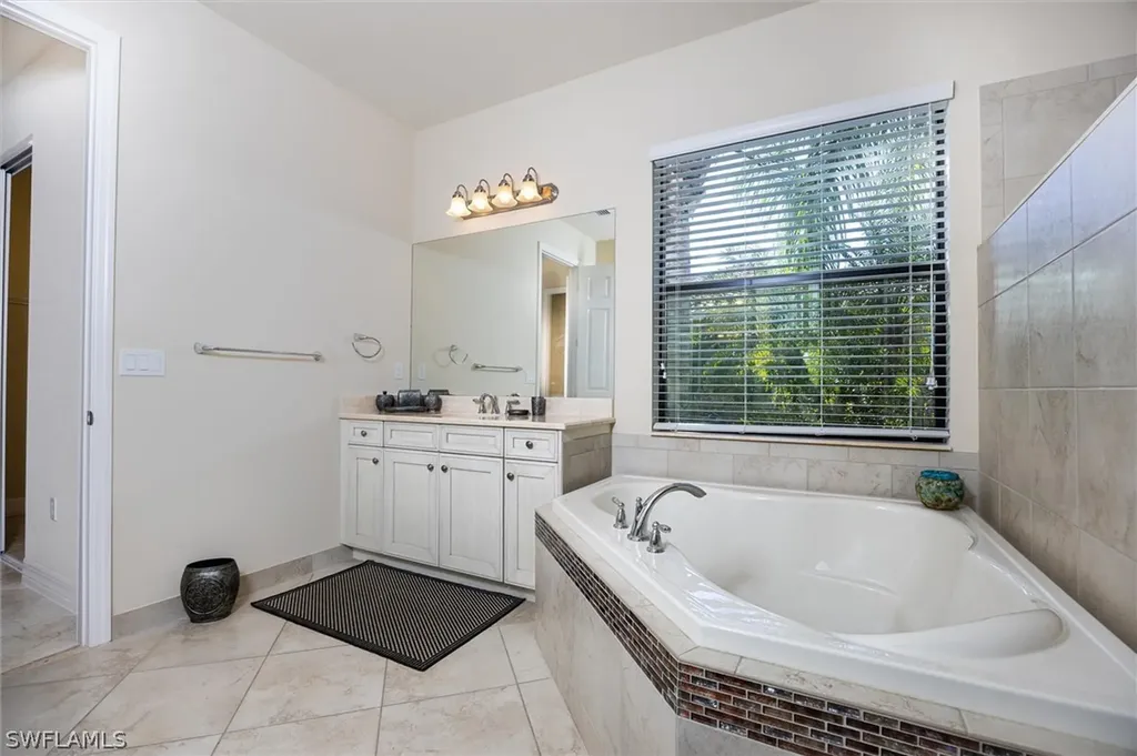 3296 Pacific Drive Naples FL 34119