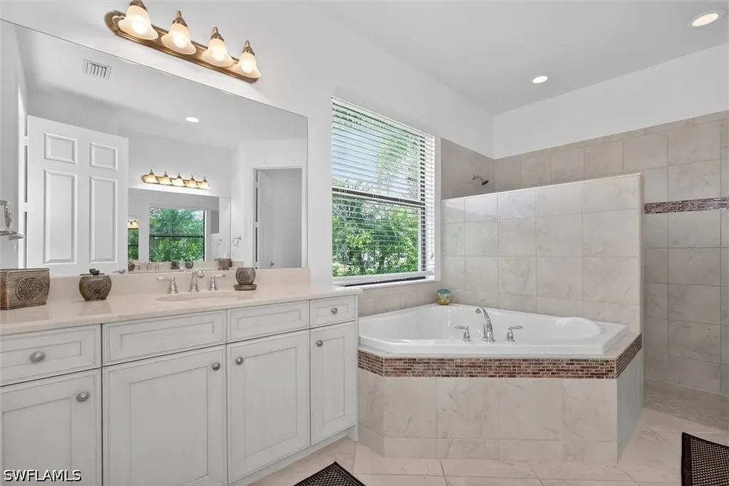 3296 Pacific Drive Naples FL 34119