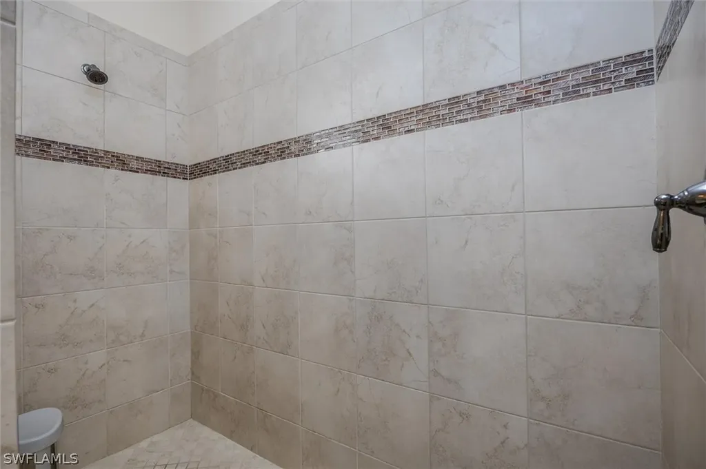 3296 Pacific Drive Naples FL 34119