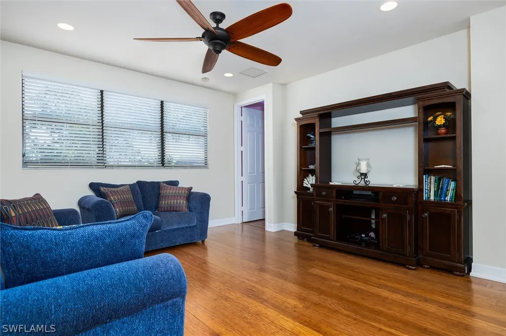 3296 Pacific Drive Naples FL 34119