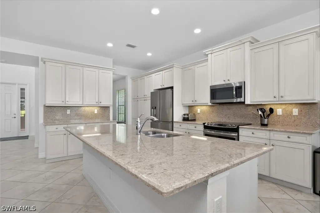 3296 Pacific Drive Naples FL 34119